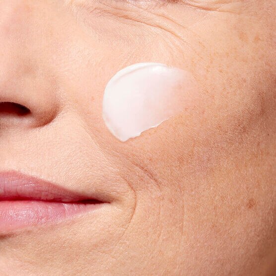 SUPER RESTORATIVE DAY CREAM SPF15 50ML - CREME REJUVENESCEDOR FACIAL DIURNO